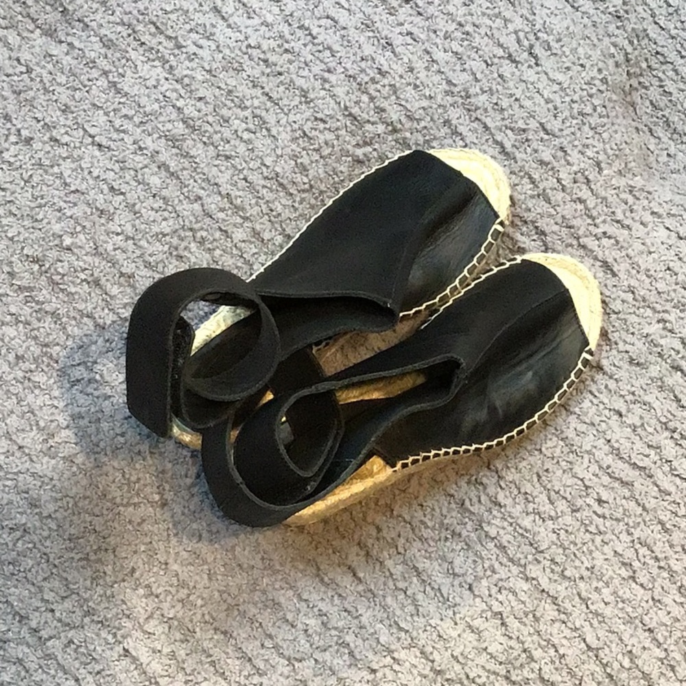 Vince espadrille wedges 🎁
